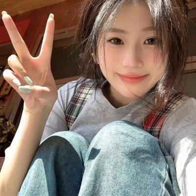 苏美瞳铃眼海报