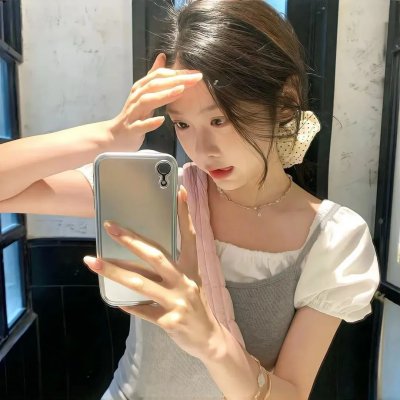 欢爱小屋第一季海报